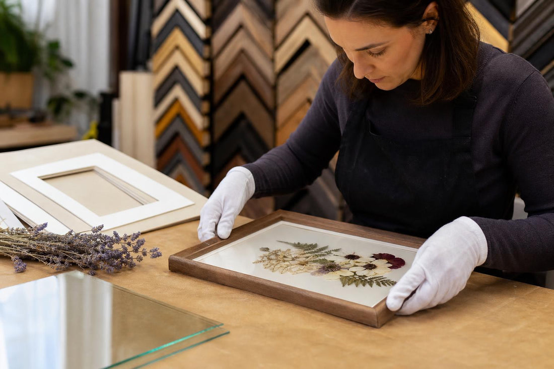 What Framing Options Keep Flowers Safe Long Term (2026)
